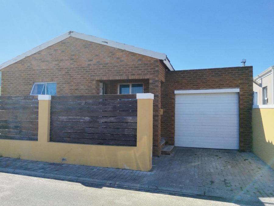 4 Bedroom Property for Sale in Erica Township Western Cape